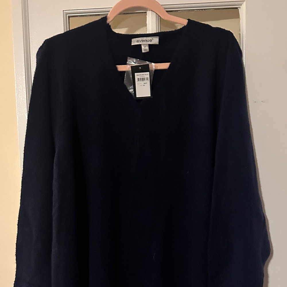 Avenue Women's Navy V-Neck Sweater
